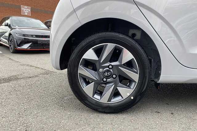 Hyundai I10 5dr Hat 1.0 Mpi 63ps Advance Nav Lumen Gray