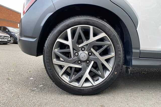 Hyundai KONA 1.6 GDi Hybrid Ultimate 5dr DCT Polar White