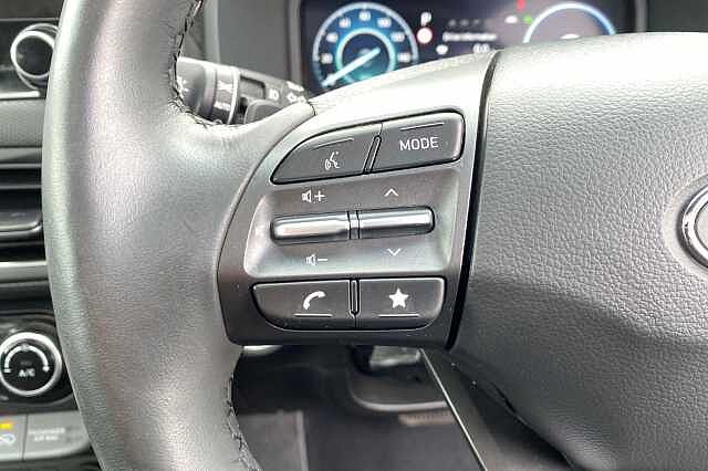 Hyundai KONA 1.6 GDi Hybrid Ultimate 5dr DCT Polar White