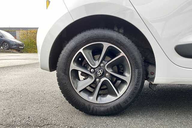 Hyundai i10 1.0 Premium 5dr