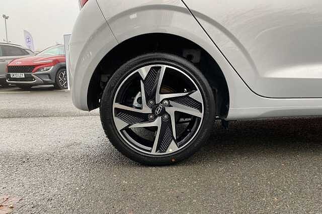 Hyundai i10 1.0 Premium Hatchback 5dr Petrol Manual Euro 6 (s/s) (63 ps)