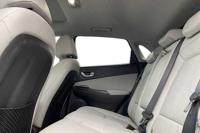 Hyundai Kona 64kWh Ultimate SUV 5dr Electric Auto (10.5kW Charger) (204 ps)