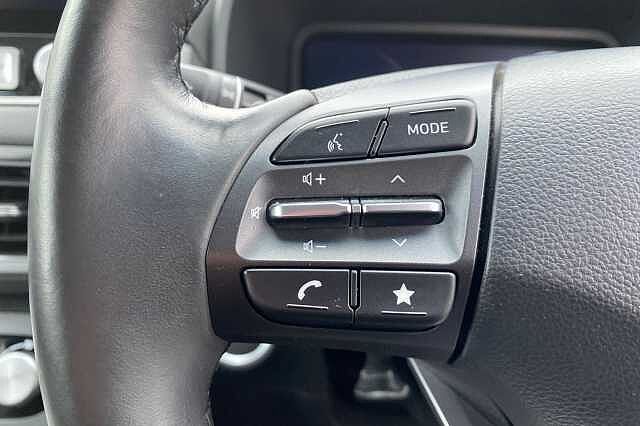 Hyundai Kona 64kWh Ultimate SUV 5dr Electric Auto (10.5kW Charger) (204 ps)