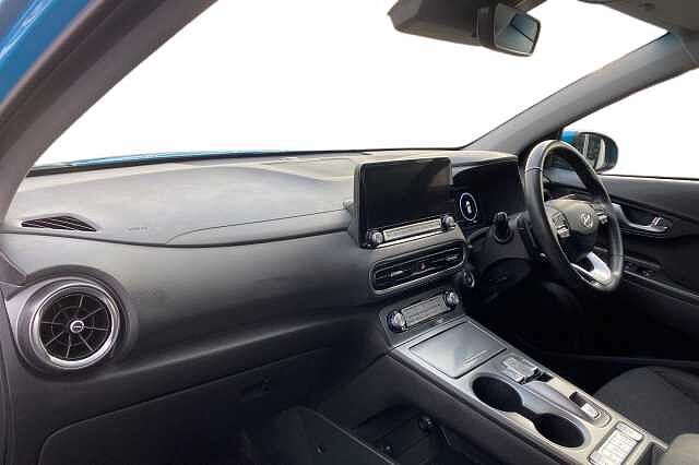 Hyundai Kona 64kWh Premium SUV 5dr Electric Auto (10.5kW Charger) (204 ps)