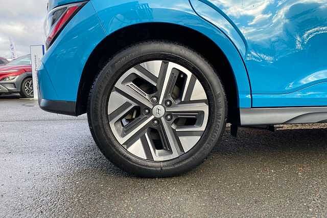 Hyundai Kona 64kWh Premium SUV 5dr Electric Auto (10.5kW Charger) (204 ps)