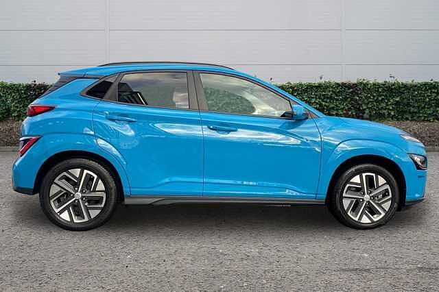 Hyundai Kona 64kWh Premium SUV 5dr Electric Auto (10.5kW Charger) (204 ps)