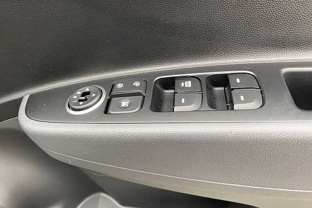 Hyundai i10 1.2 SE Hatchback 5dr Petrol Manual Euro 6 (87 ps)