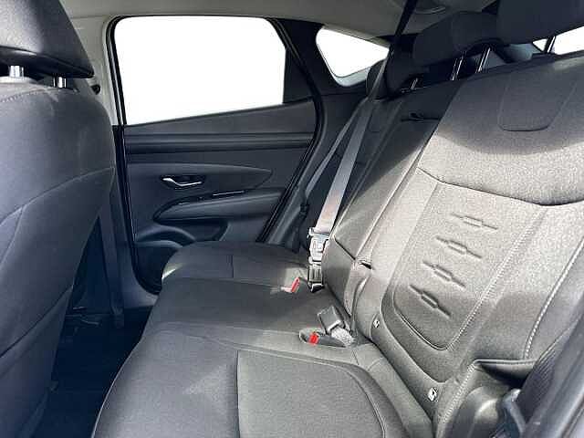 Hyundai TUCSON 1.6 T-GDi Advance SUV 5dr Petrol Manual Euro 6 (s/s) (160 ps) Atlas White