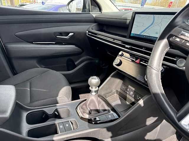 Hyundai TUCSON 1.6 T-GDi Advance SUV 5dr Petrol Manual Euro 6 (s/s) (160 ps) Atlas White