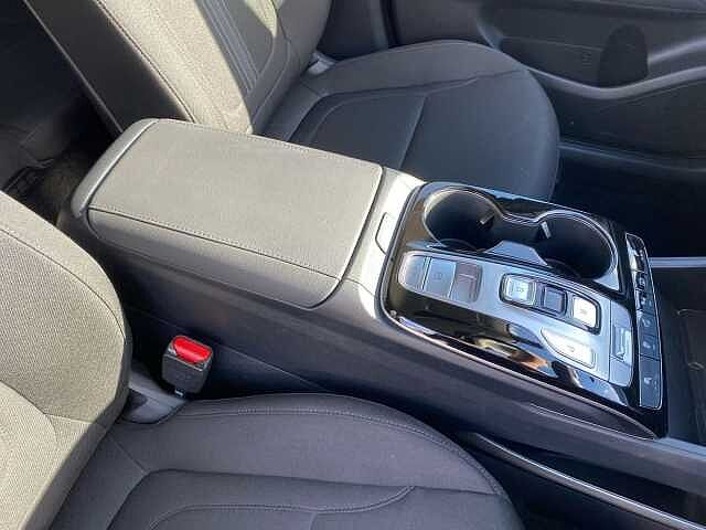 Hyundai TUCSON 1.6 h T-GDi Premium SUV 5dr Petrol Hybrid Auto Euro 6 (s/s) (230 ps) Grey