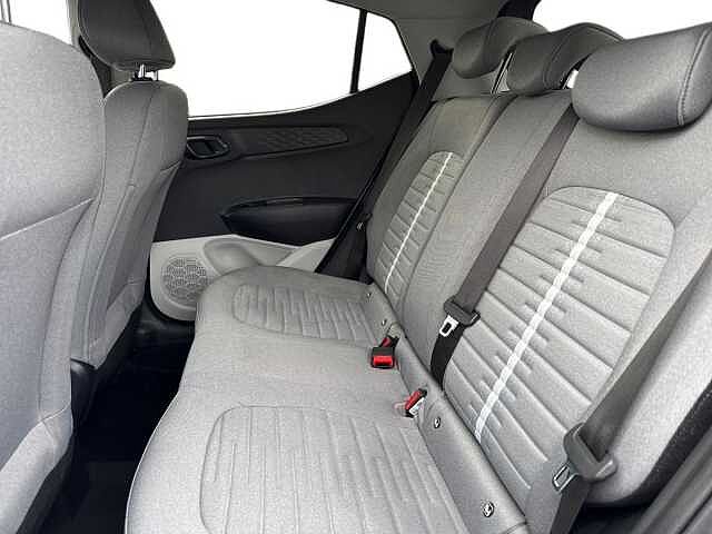 Hyundai i10 1.0 Premium Hatchback 5dr Petrol Manual Euro 6 (s/s) (67 ps)