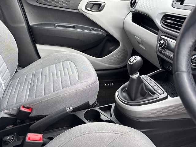 Hyundai i10 1.0 Premium Hatchback 5dr Petrol Manual Euro 6 (s/s) (67 ps)