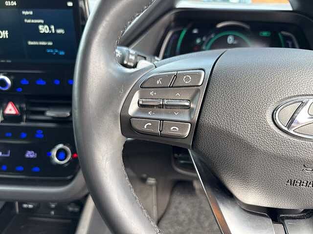 Hyundai Ioniq 1.6 h-GDi Premium Hatchback 5dr Petrol Hybrid DCT Euro 6 (s/s) (141 ps)