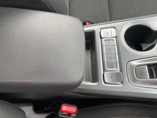 Hyundai KONA 100kW Premium 39kWh 5dr Auto Phantom Black