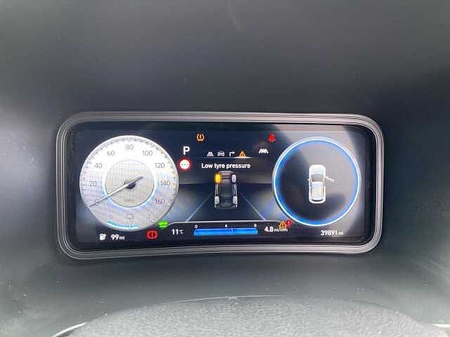 Hyundai KONA 100kW Premium 39kWh 5dr Auto Phantom Black