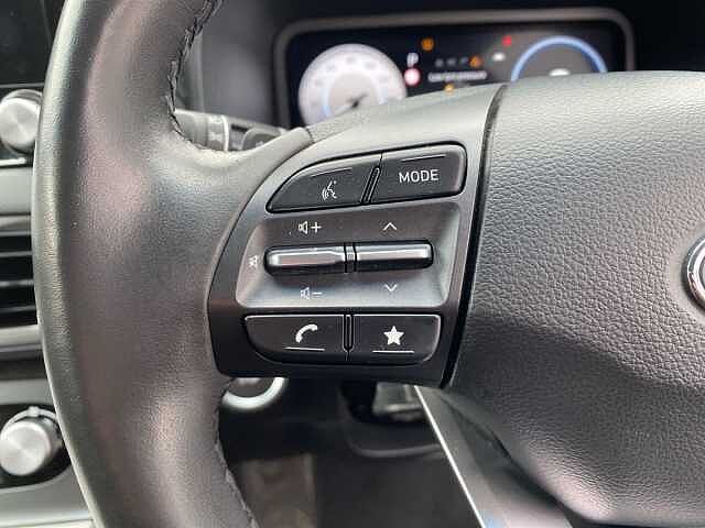 Hyundai KONA 100kW Premium 39kWh 5dr Auto Phantom Black