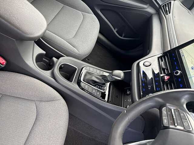 Hyundai IONIQ 1.6 GDi Hybrid Premium 5dr DCT