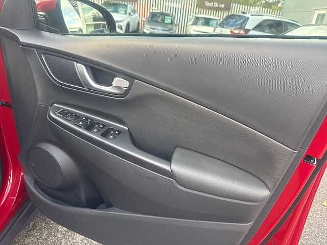 Hyundai KONA 1.6 GDi Hybrid Ultimate 5dr DCT Pulse Red